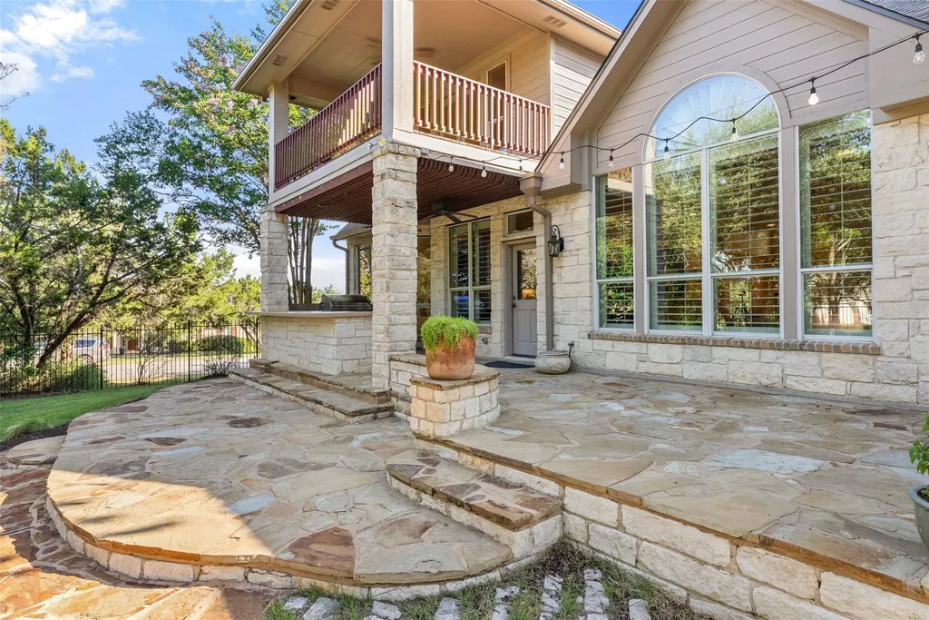 8215 Dark Ridge Cove Austin TX 78737