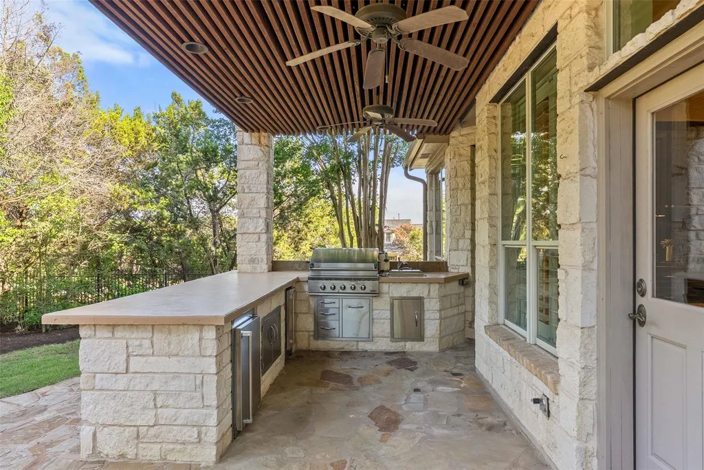 8215 Dark Ridge Cove Austin TX 78737