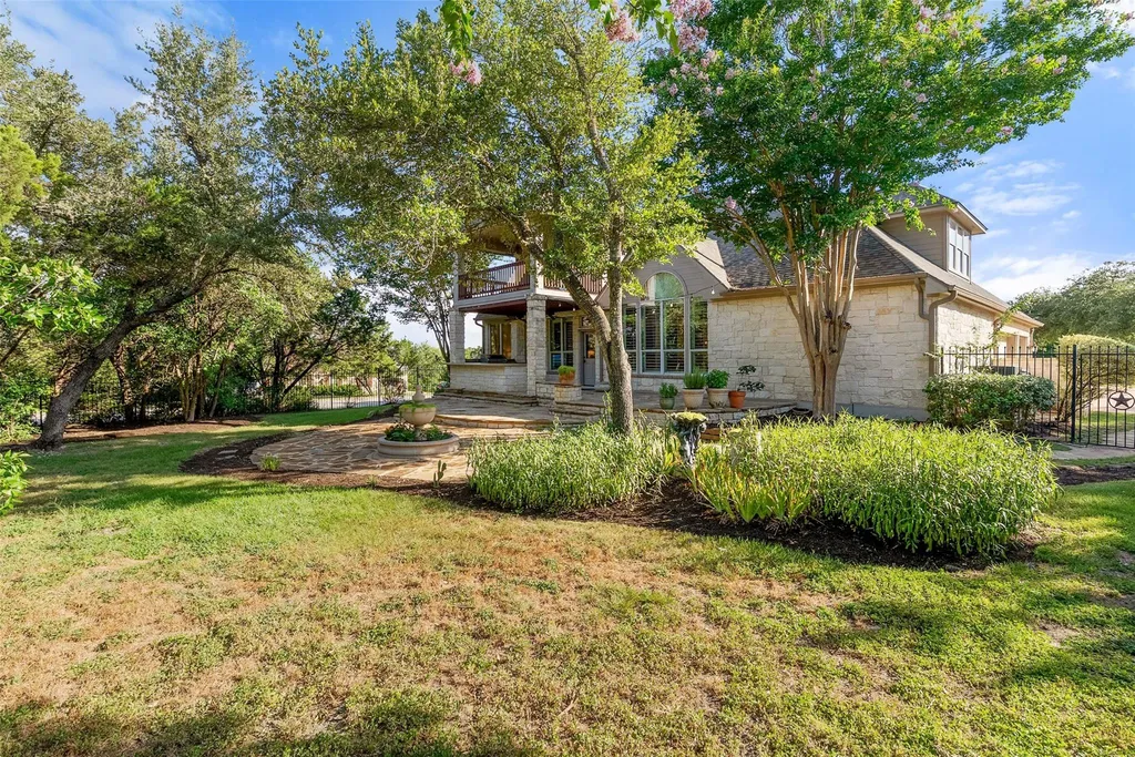 8215 Dark Ridge Cove Austin TX 78737