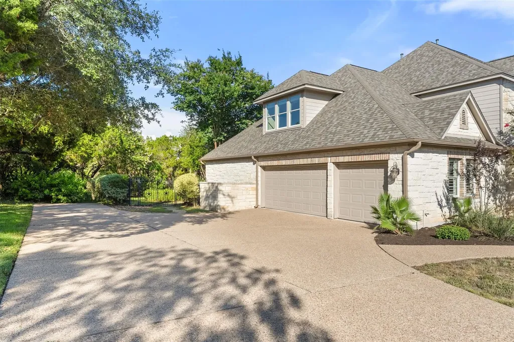 8215 Dark Ridge Cove Austin TX 78737