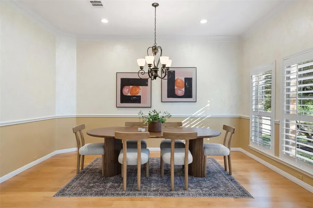 8215 Dark Ridge Cove Austin TX 78737