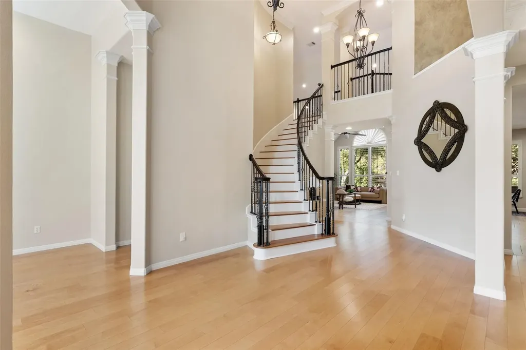 8215 Dark Ridge Cove Austin TX 78737