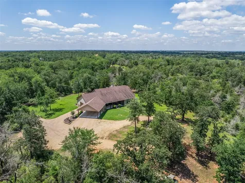 1306 22 Hills Road Gause TX 77857