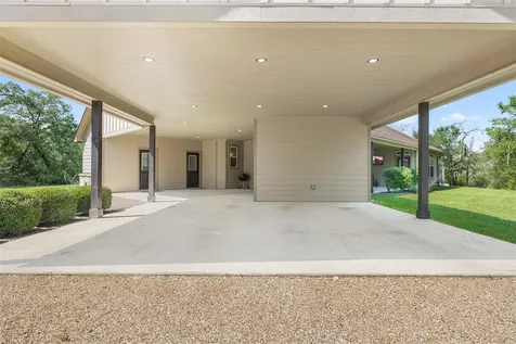 1306 22 Hills Road Gause TX 77857