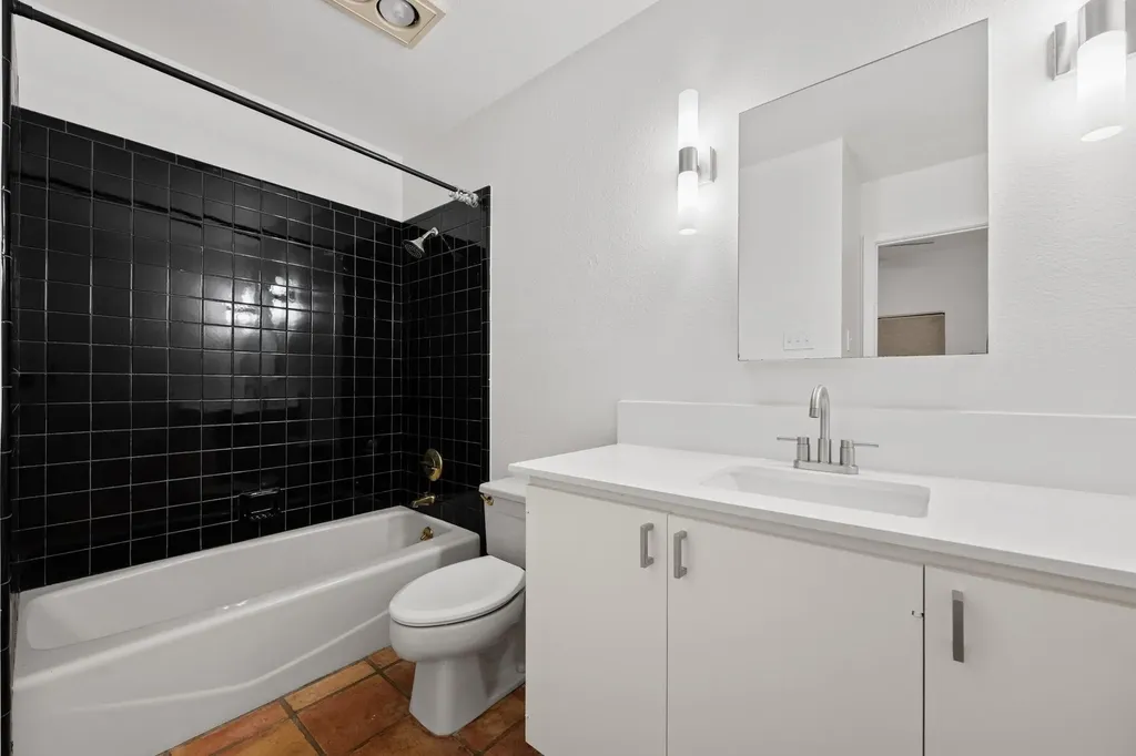 409 E 38th Street Austin TX 78705