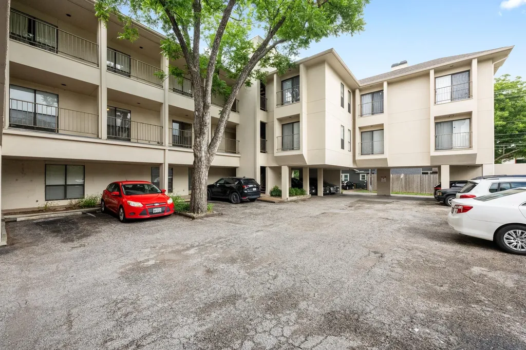 409 E 38th Street Austin TX 78705