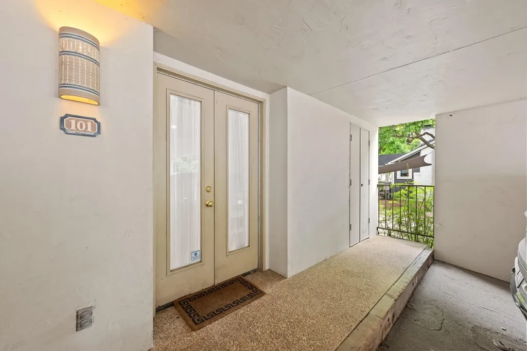 409 E 38th Street Austin TX 78705