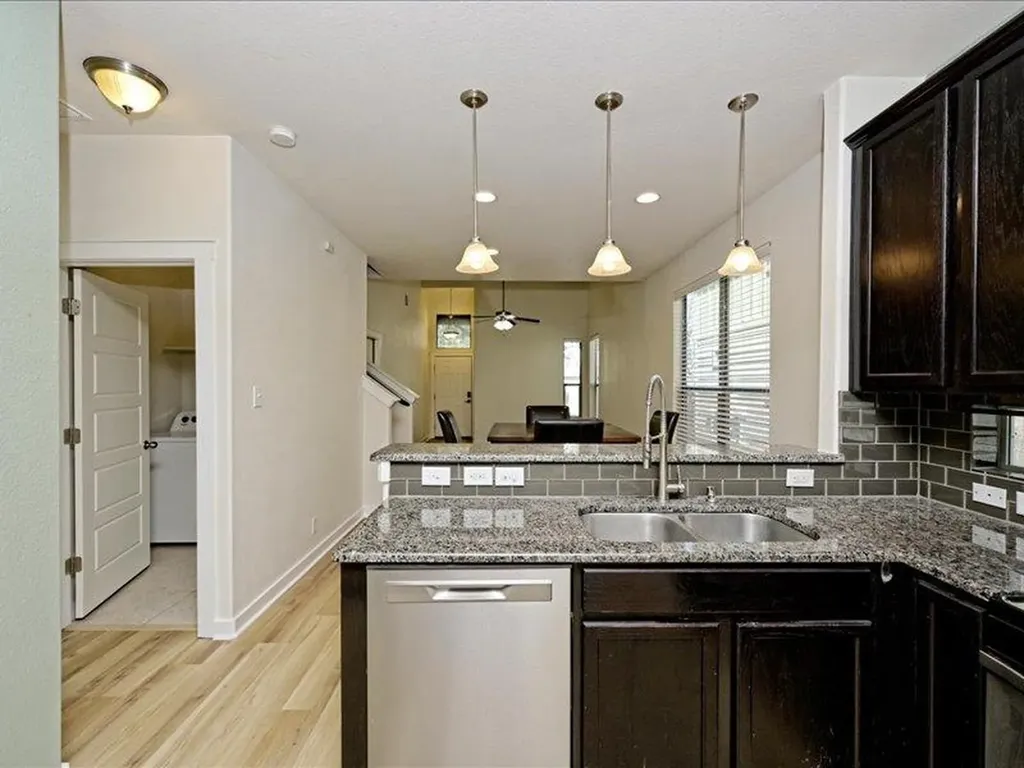 2101 Rivers Edge Way Austin TX 78741