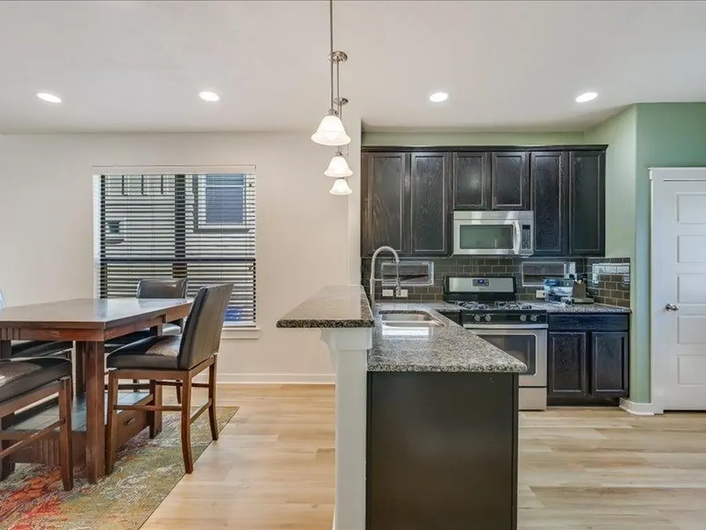 2101 Rivers Edge Way Austin TX 78741
