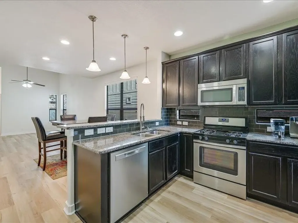2101 Rivers Edge Way Austin TX 78741