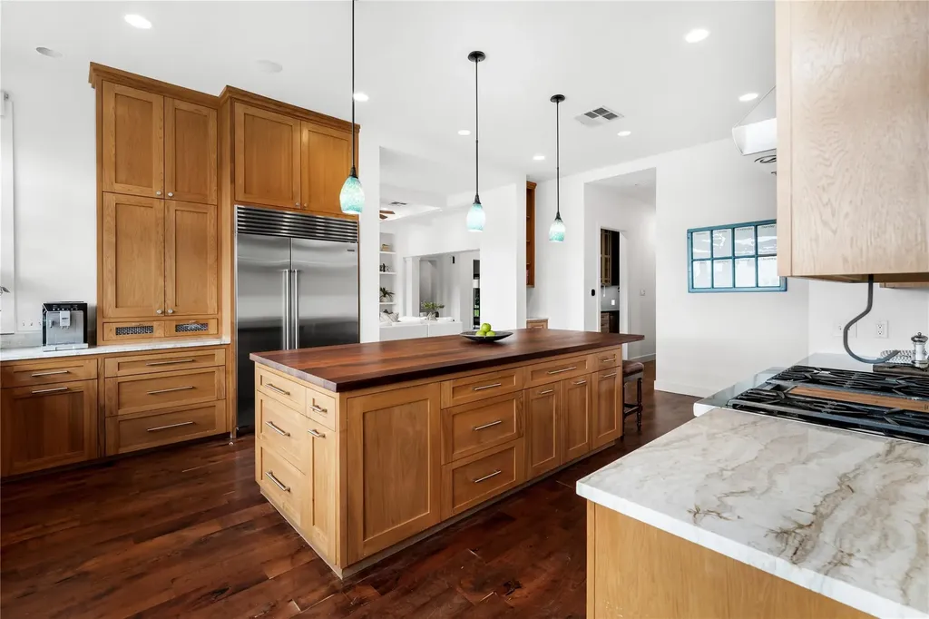 5 Clarendon Lane Austin TX 78746