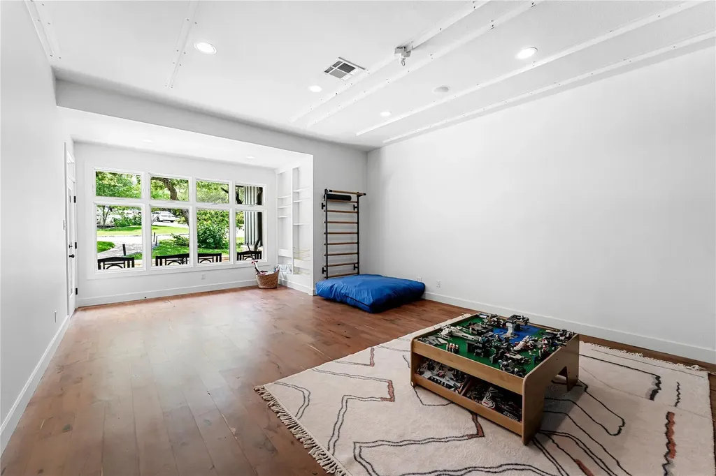 5 Clarendon Lane Austin TX 78746