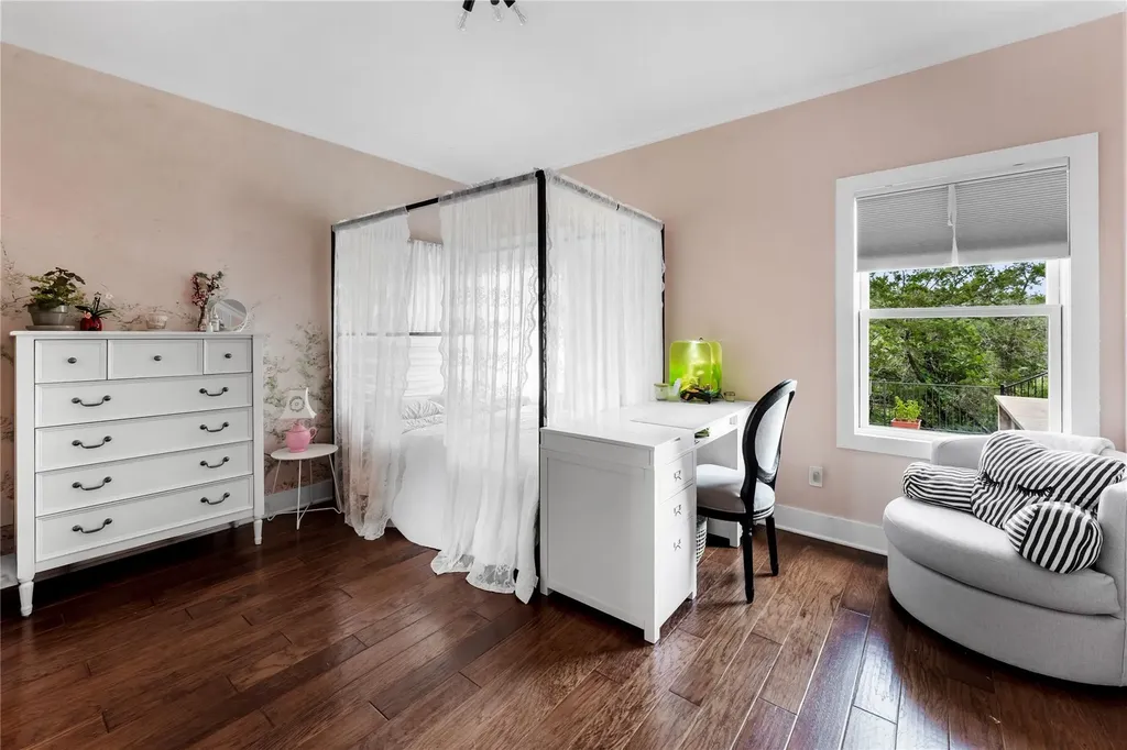 5 Clarendon Lane Austin TX 78746