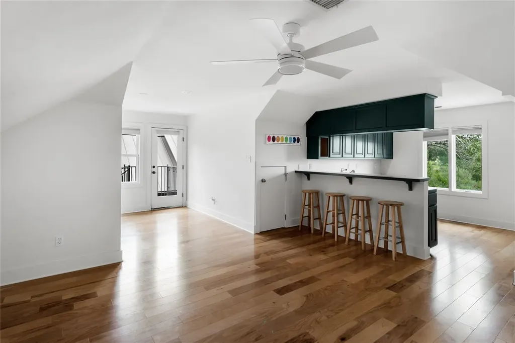 5 Clarendon Lane Austin TX 78746