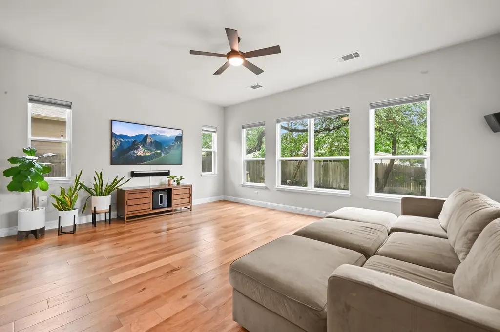 8813 Jodie Lane Austin TX 78748