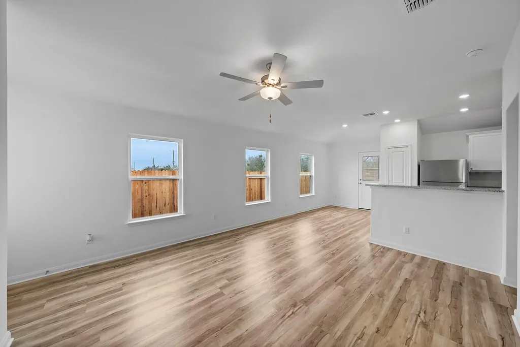 14621 Wahlbergs Way Elgin TX 78621