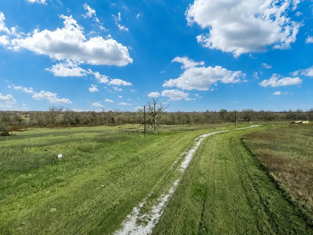 19 County Road 721 Groesbeck TX 76653