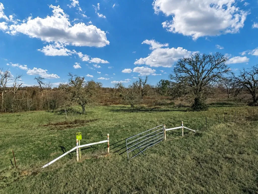 19 County Road 721 Groesbeck TX 76653