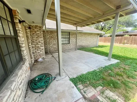 821 S Guadalupe Street Lockhart TX 78644