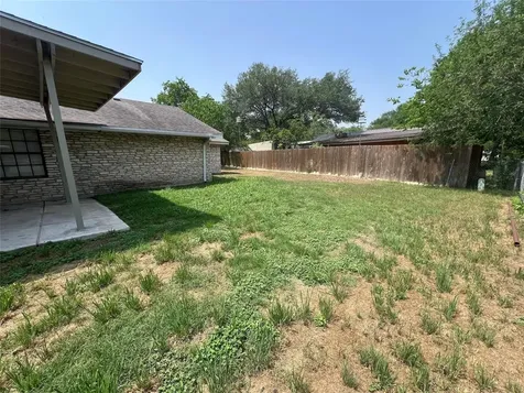 821 S Guadalupe Street Lockhart TX 78644