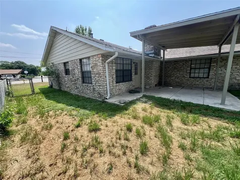 821 S Guadalupe Street Lockhart TX 78644