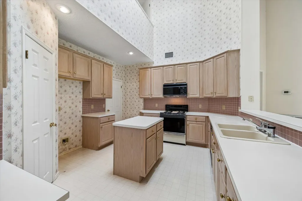 7503 Ponoma Trail Austin TX 78749