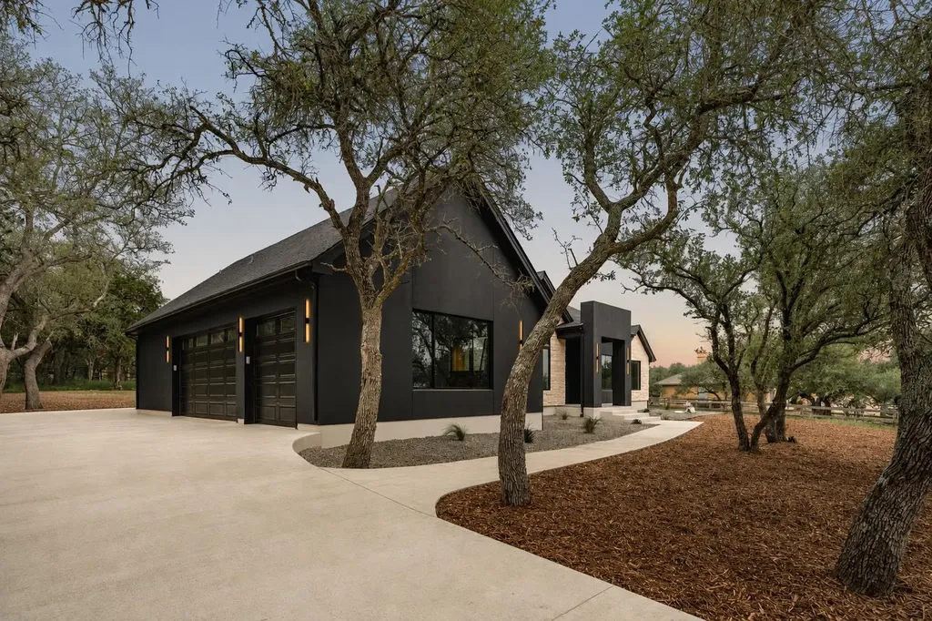 111 High Plains Drive Dripping Springs TX 78620