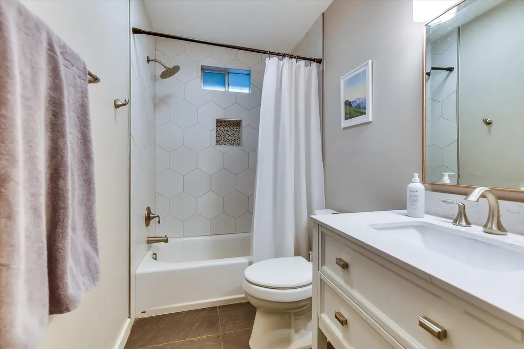 1501 Cinnamon Path Austin TX 78704