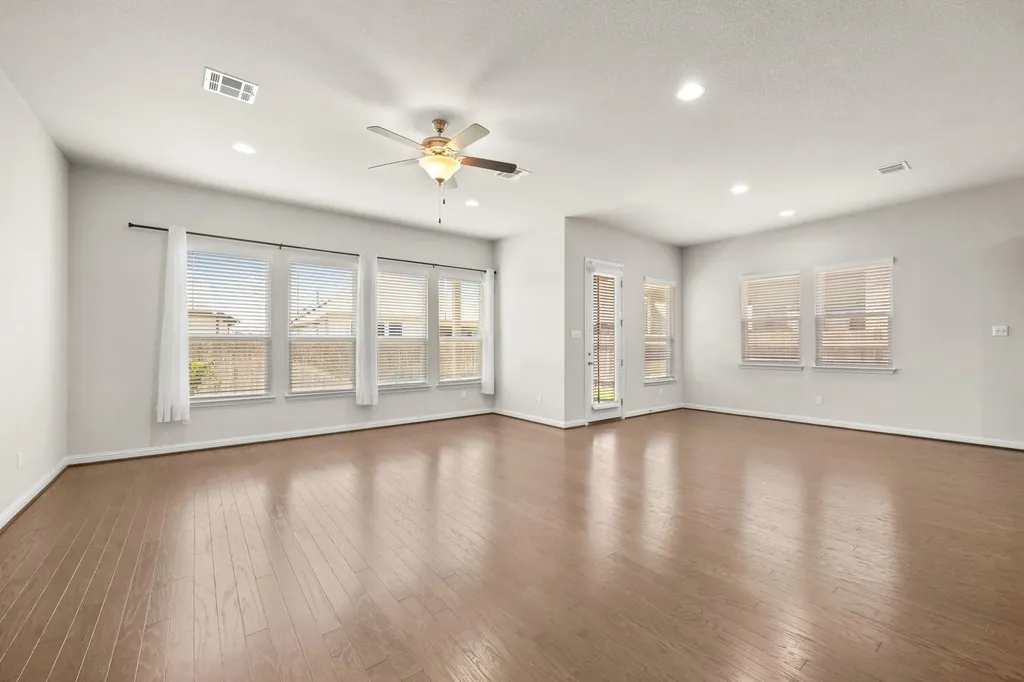 3821 Raven Caw Pass Pflugerville TX 78660