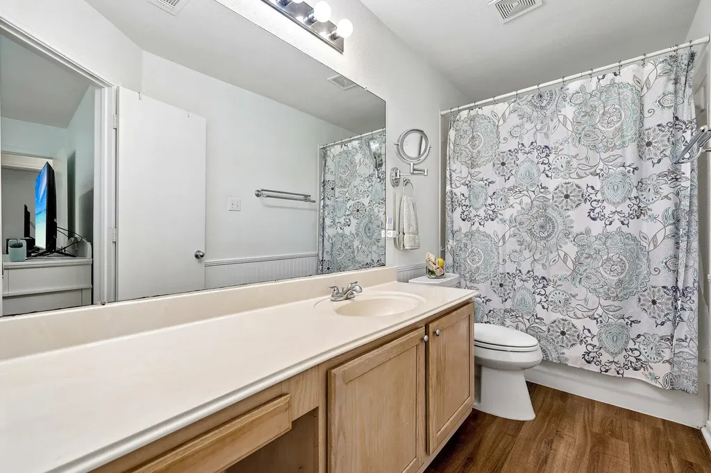 94 Louise Street Elgin TX 78621