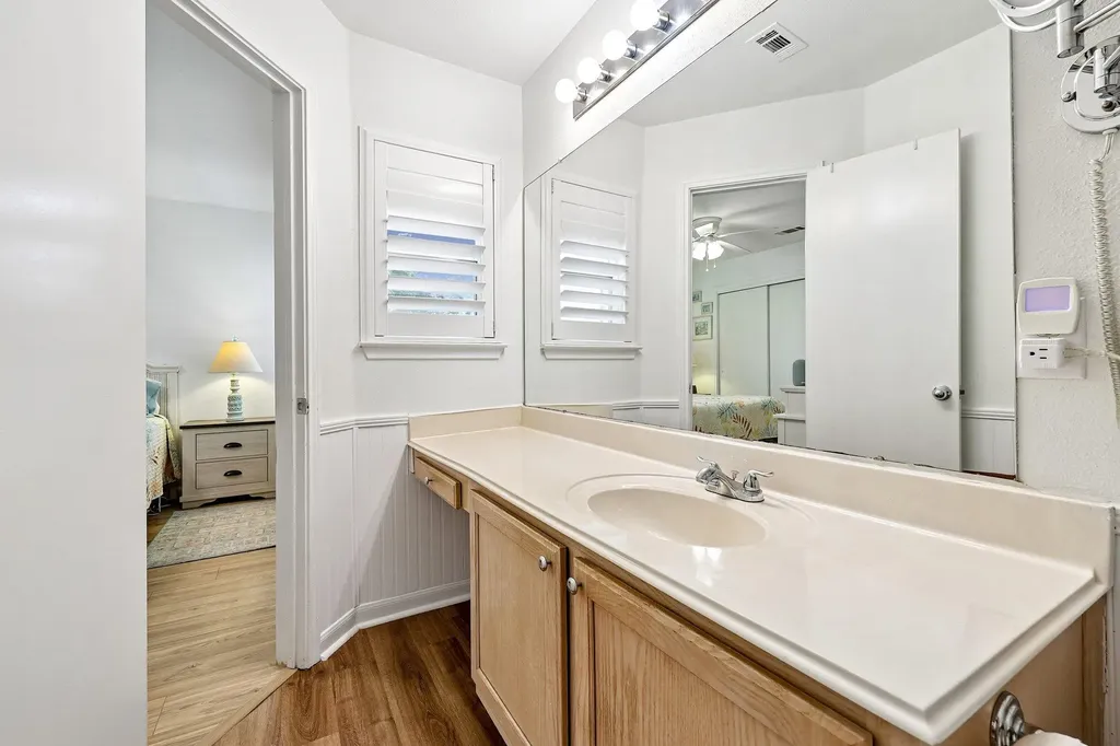 94 Louise Street Elgin TX 78621