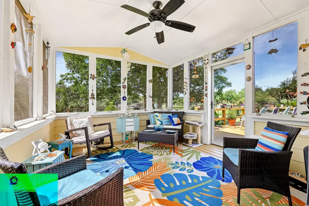 94 Louise Street Elgin TX 78621