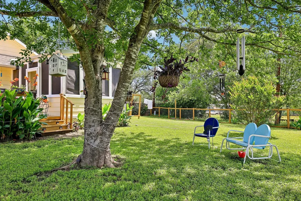 94 Louise Street Elgin TX 78621