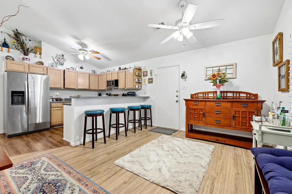 94 Louise Street Elgin TX 78621