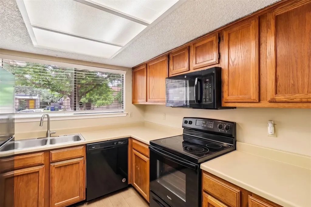 13355 Water Oak Lane Austin TX 78729