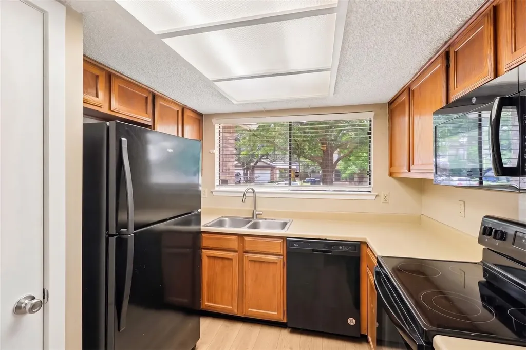 13355 Water Oak Lane Austin TX 78729