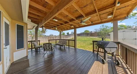212 Lakemont Drive Hutto TX 78634