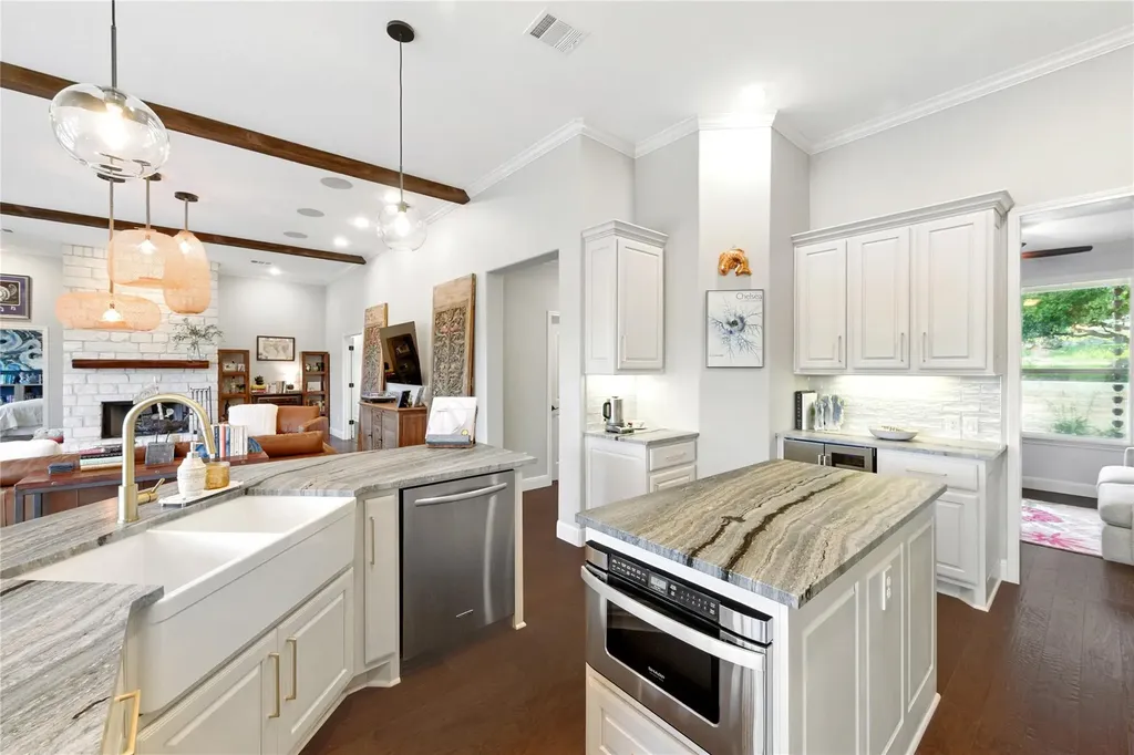4115 Noon Day Cove Spicewood TX 78669