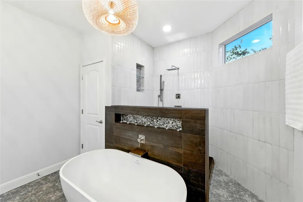 4115 Noon Day Cove Spicewood TX 78669