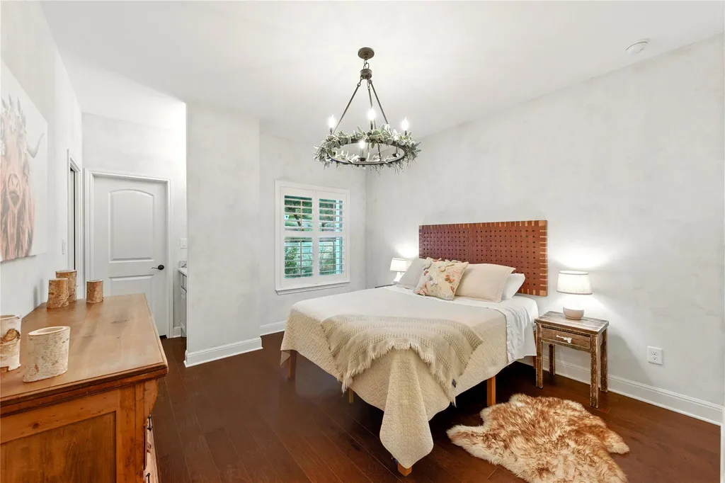 4115 Noon Day Cove Spicewood TX 78669