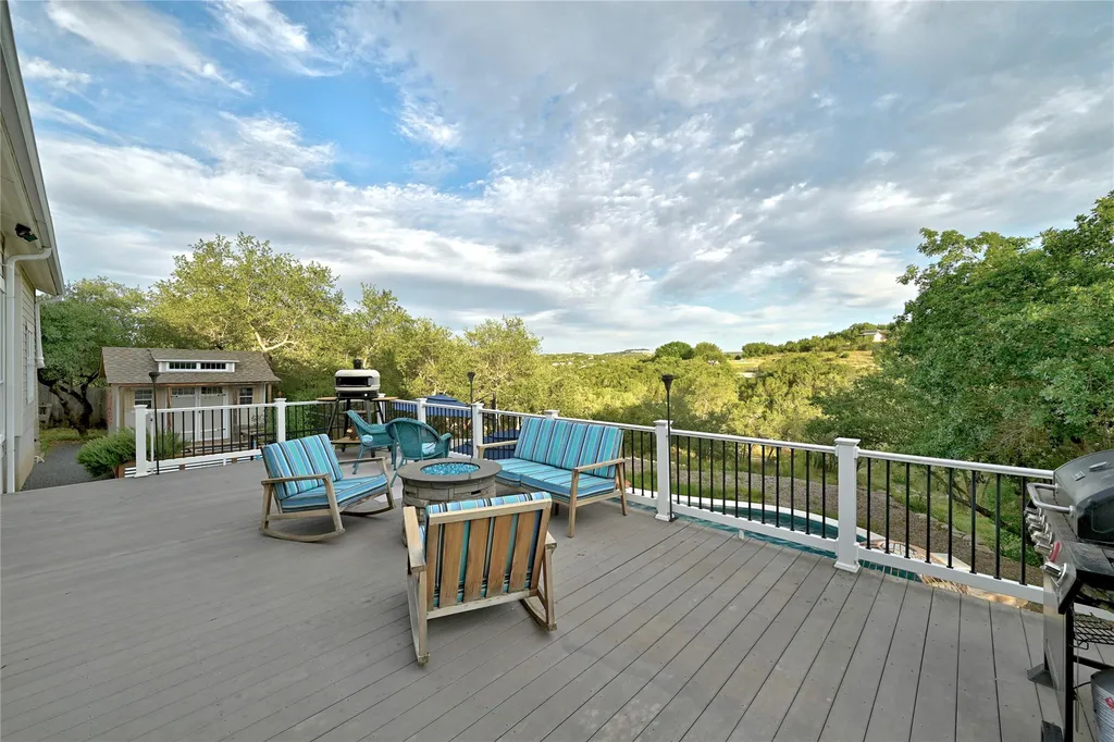 4115 Noon Day Cove Spicewood TX 78669