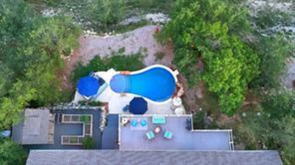 4115 Noon Day Cove Spicewood TX 78669