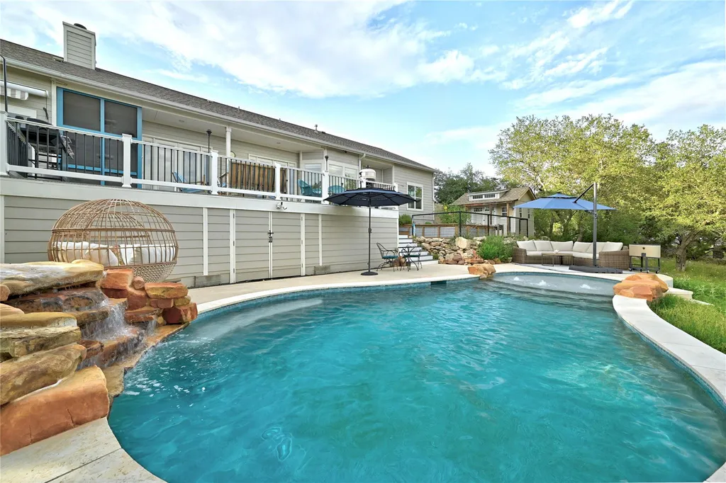 4115 Noon Day Cove Spicewood TX 78669