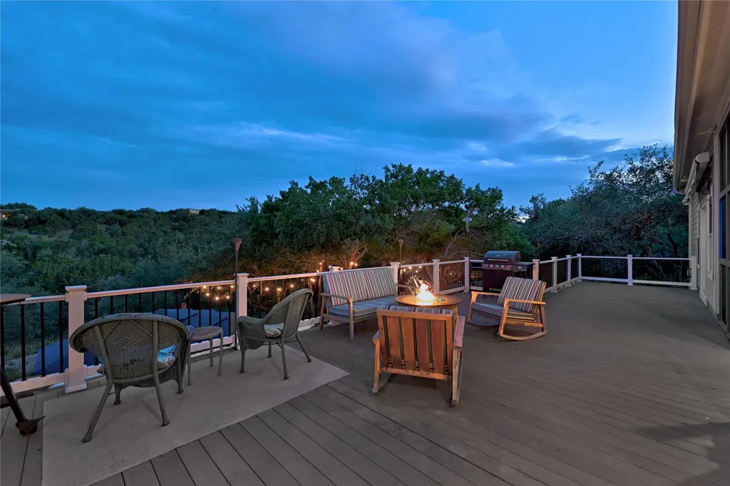 4115 Noon Day Cove Spicewood TX 78669