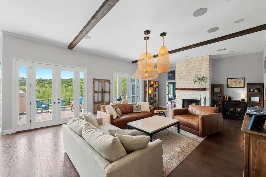 4115 Noon Day Cove Spicewood TX 78669