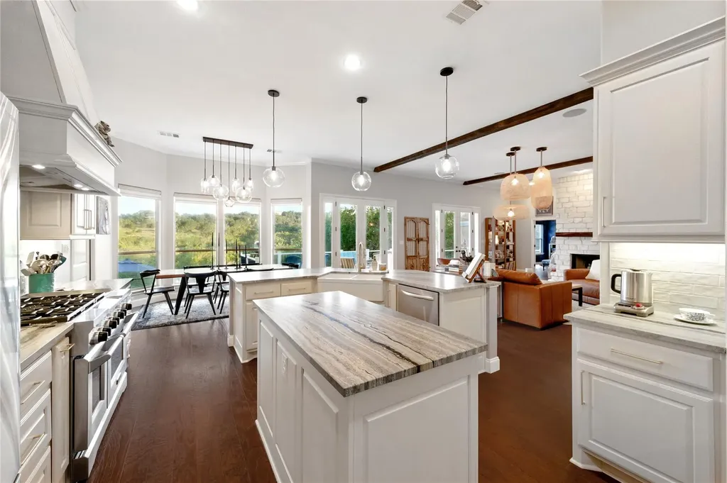 4115 Noon Day Cove Spicewood TX 78669
