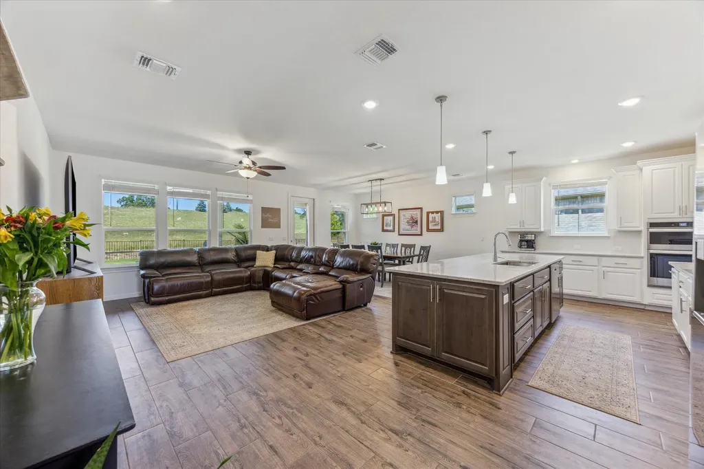 636 Martingale Street Georgetown TX 78633