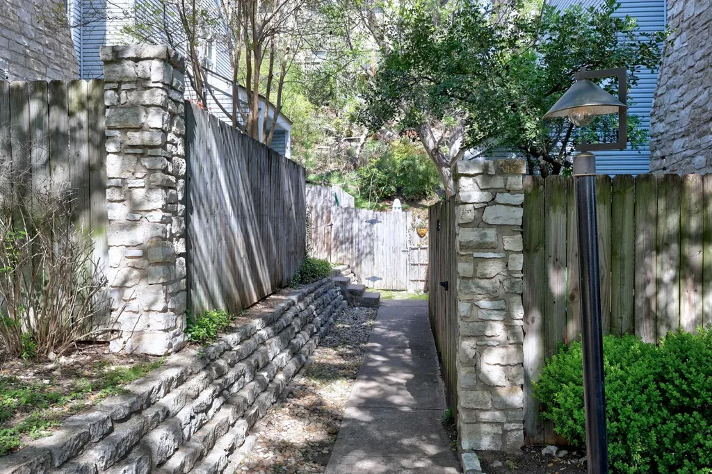 6821 Old Quarry Lane Austin TX 78731