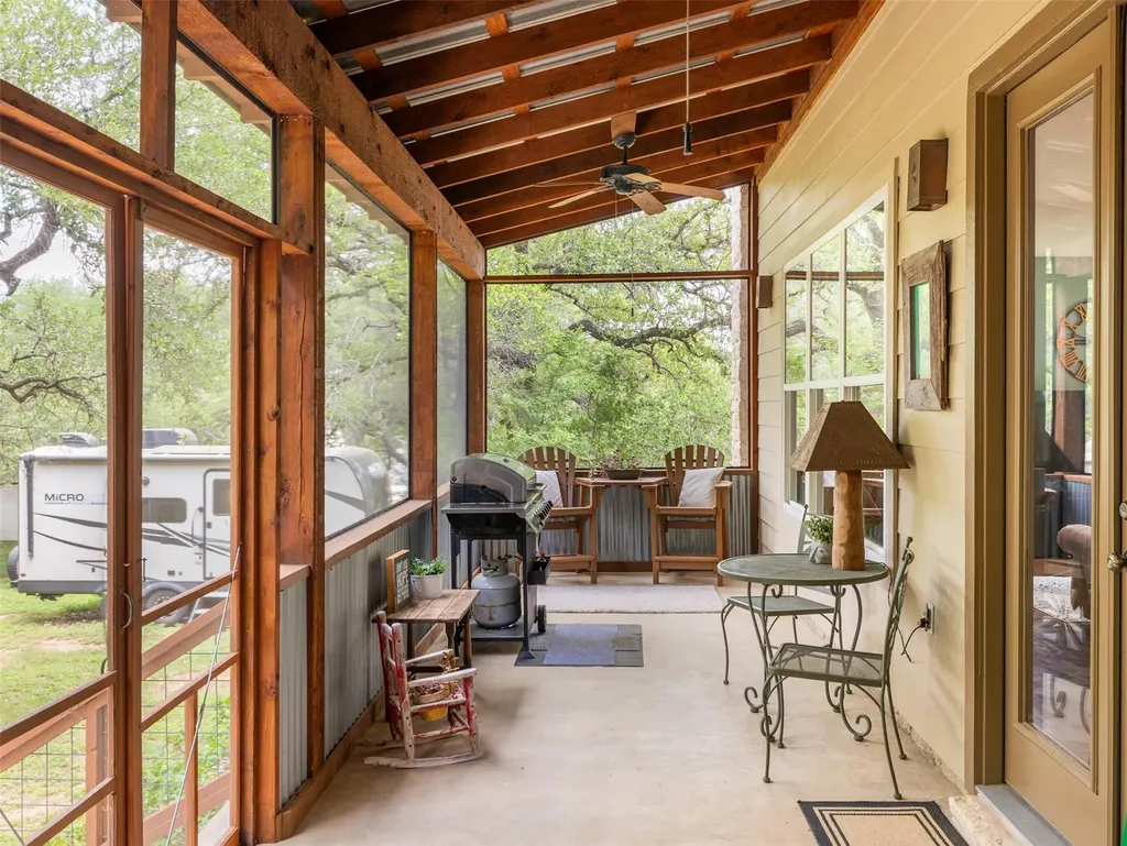 326 Lost Cove Drive Spicewood TX 78669