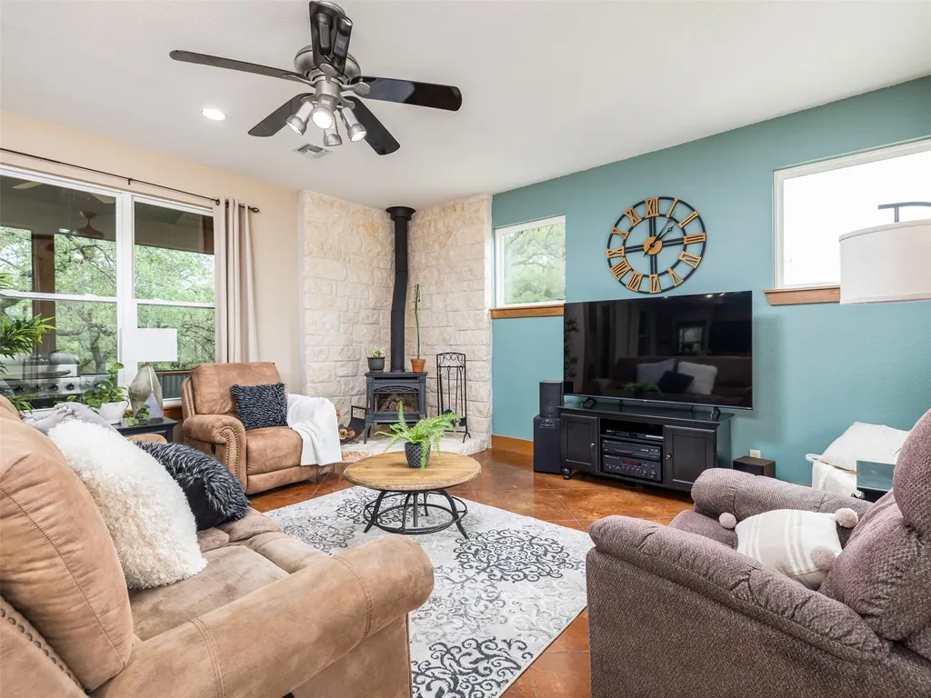 326 Lost Cove Drive Spicewood TX 78669